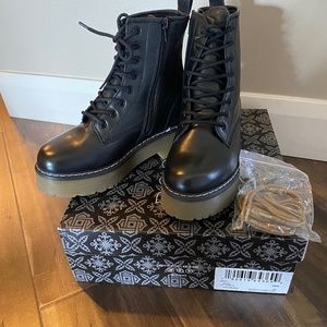 Brand NEW Roolee Elvis Genuine Leather Boots